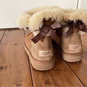 UGG Classic Short Boots Size 7 | Chestnut Suede Shearling | Cozy Fall Winter